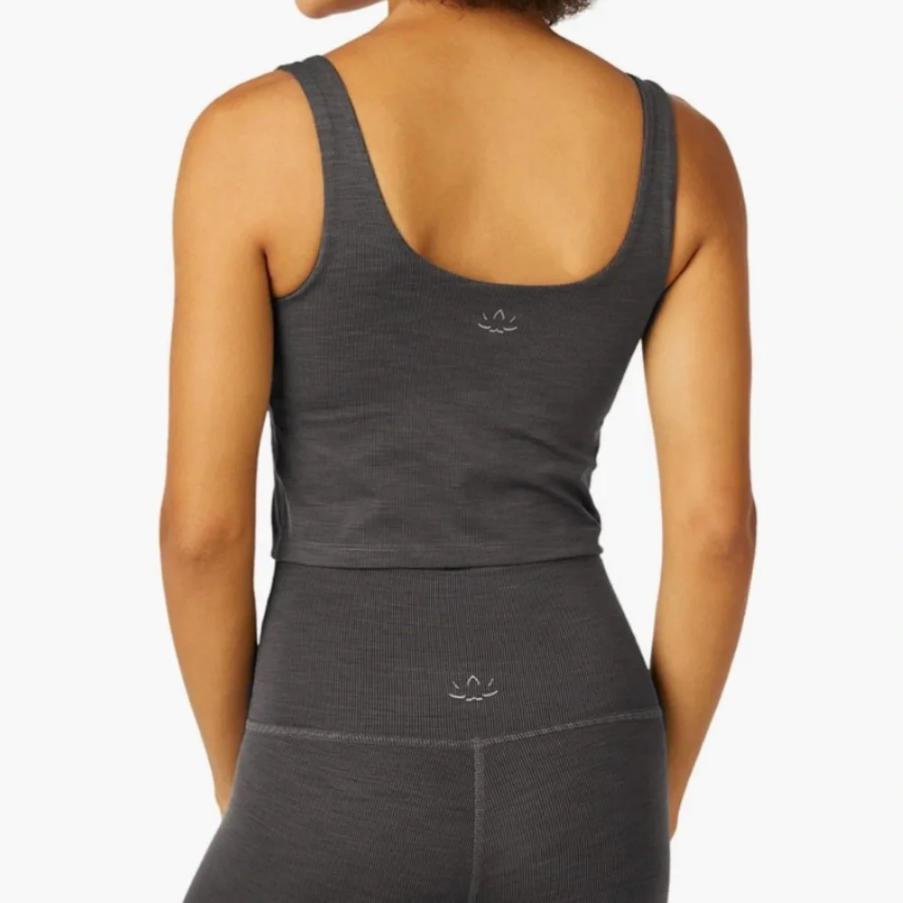NWT Beyond Yoga Keep It Simple Heather Rib Cropped Tank Medium - Picture 2 of 7